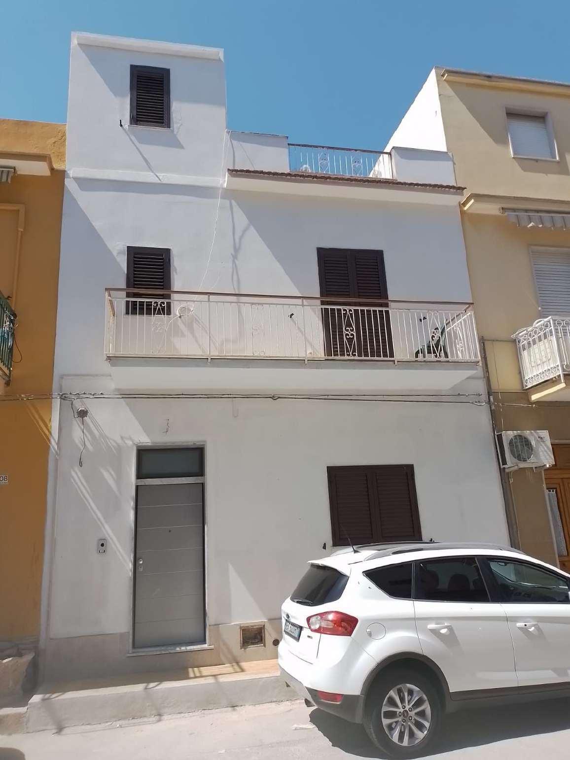 immobile appartamento all'asta in Via Alcide De Gasperi n 110 (ex 94) - 96012 Avola (SR) - 1