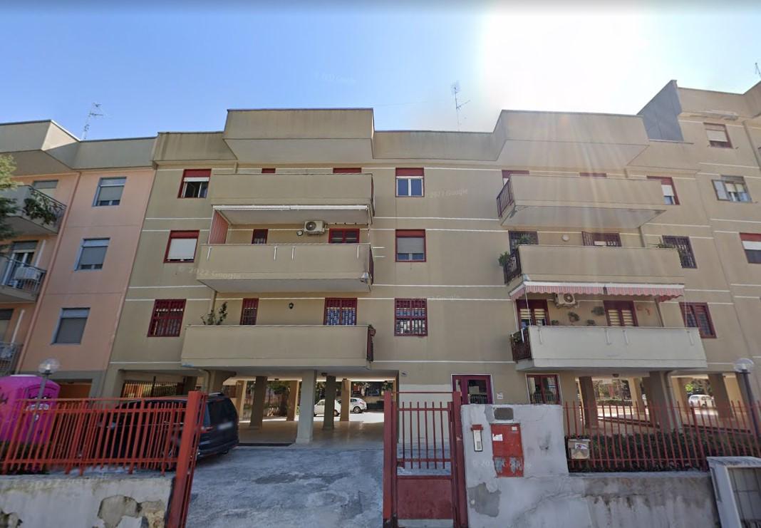 immobile QUADRILOCALE ALL'ASTA IN VIA TROCCOLI, BARI (BA) - 2