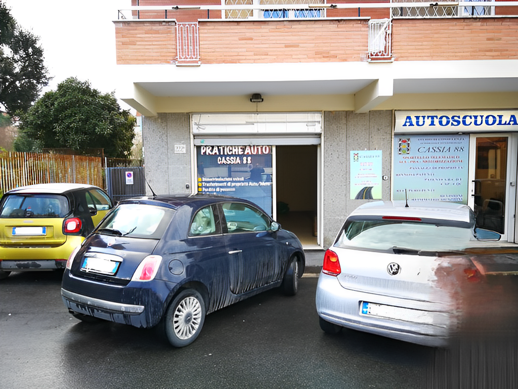 immobile LOCALE COMMERCIALE ALL'ASTA IN VIA DEI DUE PONTI, ROMA (RM) - 1
