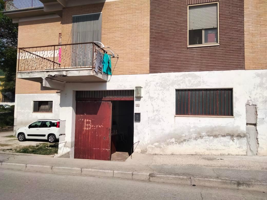 immobile magazzino all'asta in Viale Foro Boario, 46 - 62029 Tolentino (MC) - 1