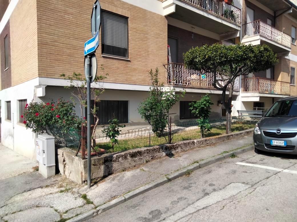 immobile magazzino all'asta in Viale Foro Boario, 46 - 62029 Tolentino (MC) - 2
