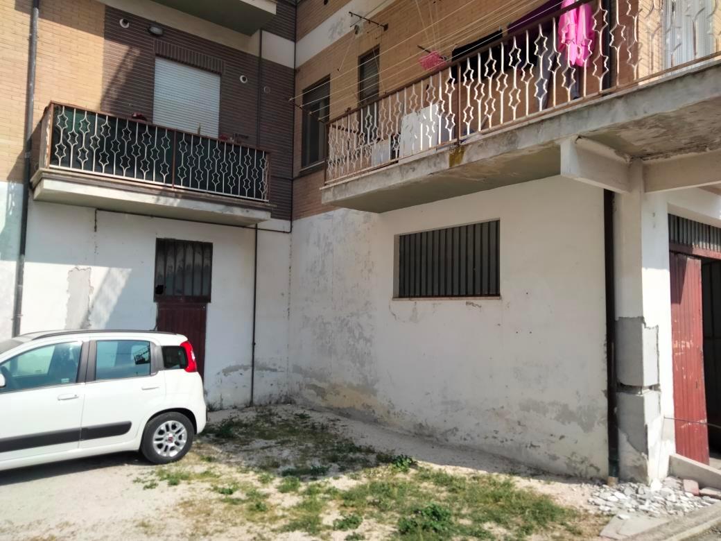 immobile magazzino all'asta in Viale Foro Boario, 46 - 62029 Tolentino (MC) - 3