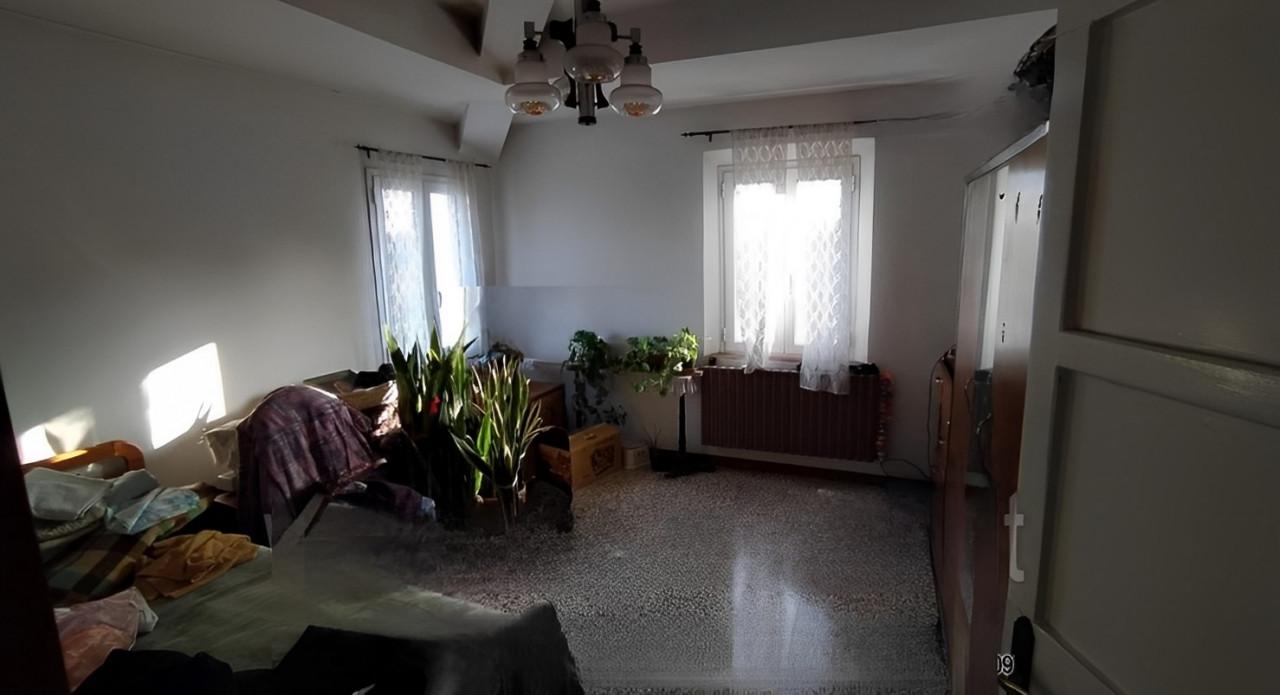 immobile CASA SINGOLA CON TERRENI ALL'ASTA IN VIA VILLANOVA, RIMINI (RN) - 1