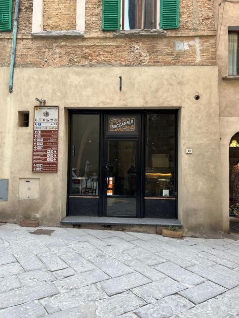 immobile negozio all'asta in VIA DI VOLTAIA NEL CORSO 96 - 53045 Montepulciano (SI) - 1