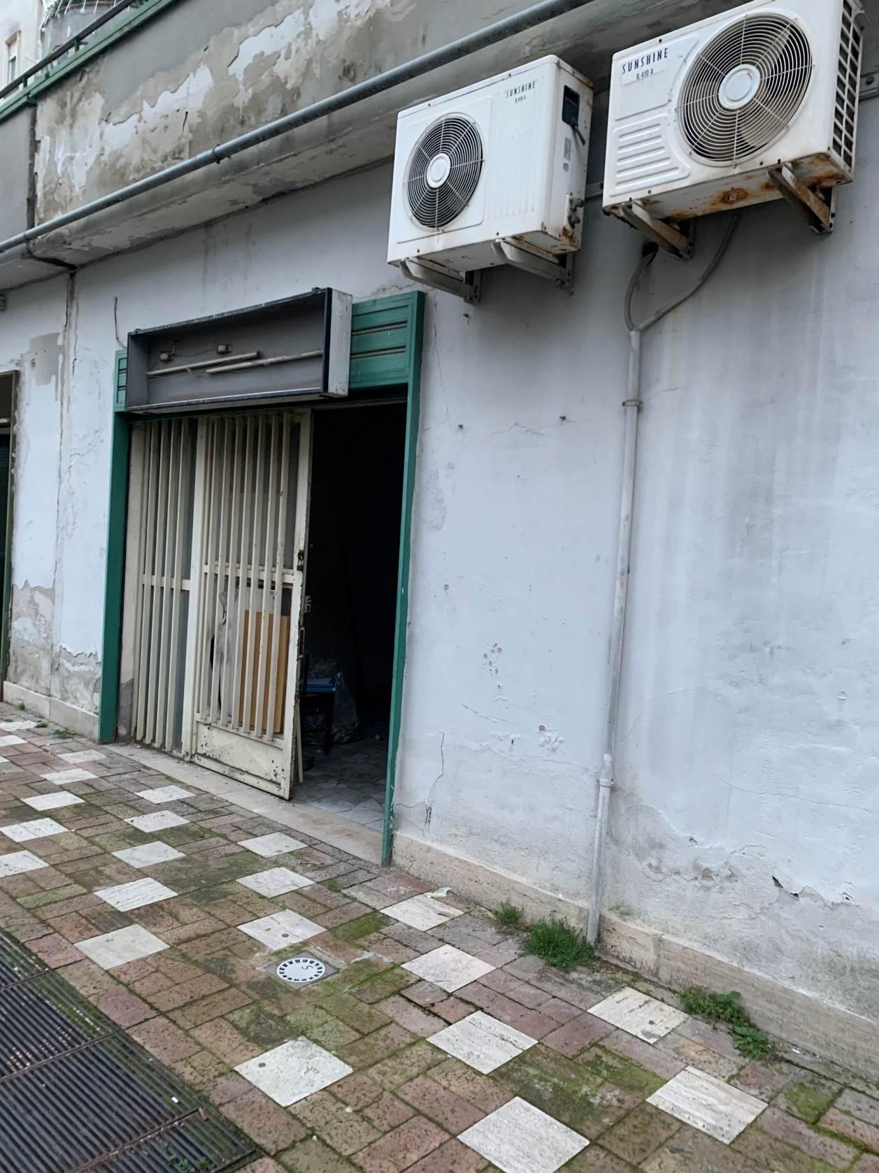 immobile negozio all'asta in via Enrico de Nicola n 3 Melito di Napoli (NA) - 1