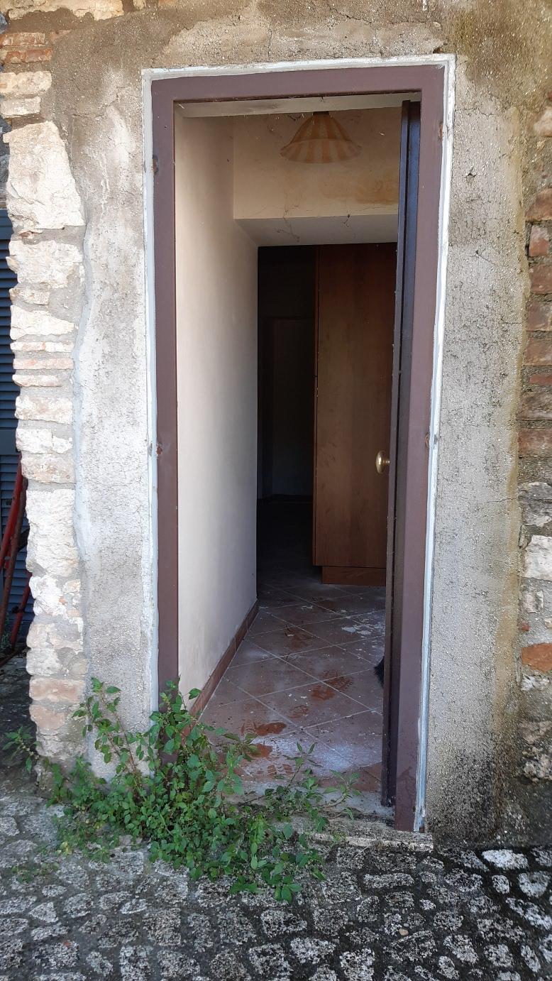 immobile appartamento all'asta in via della Ripa n 2 Loc Tufo Basso - 67061 Carsoli (AQ) - 4
