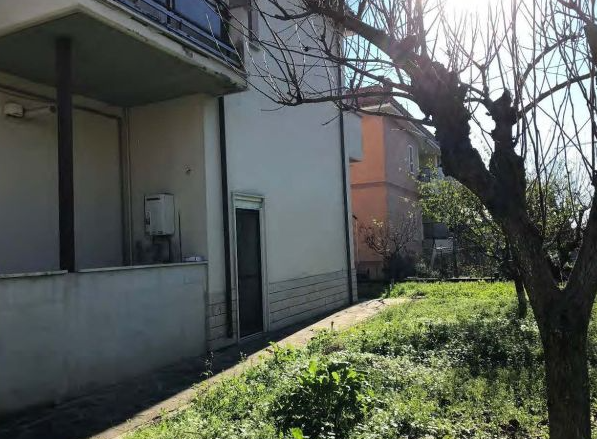 immobile negozio all'asta in Via Loazzolo, 270 - 00166 Roma (RM) - 2