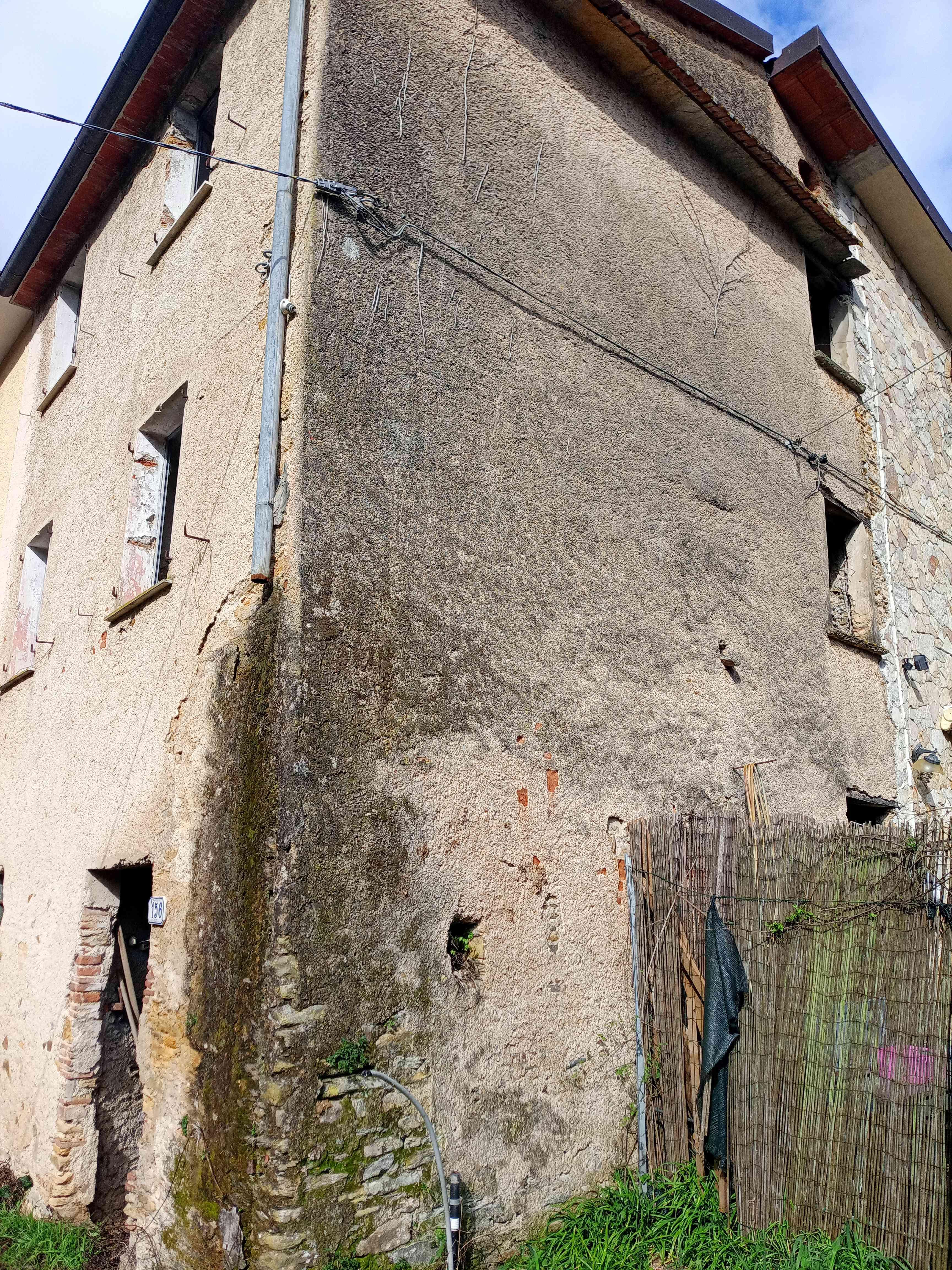 immobile appartamento all'asta in VIA CASONE 156 - FRAZIONE STRETTOIA - 55045 Pietrasanta (LU) - 1