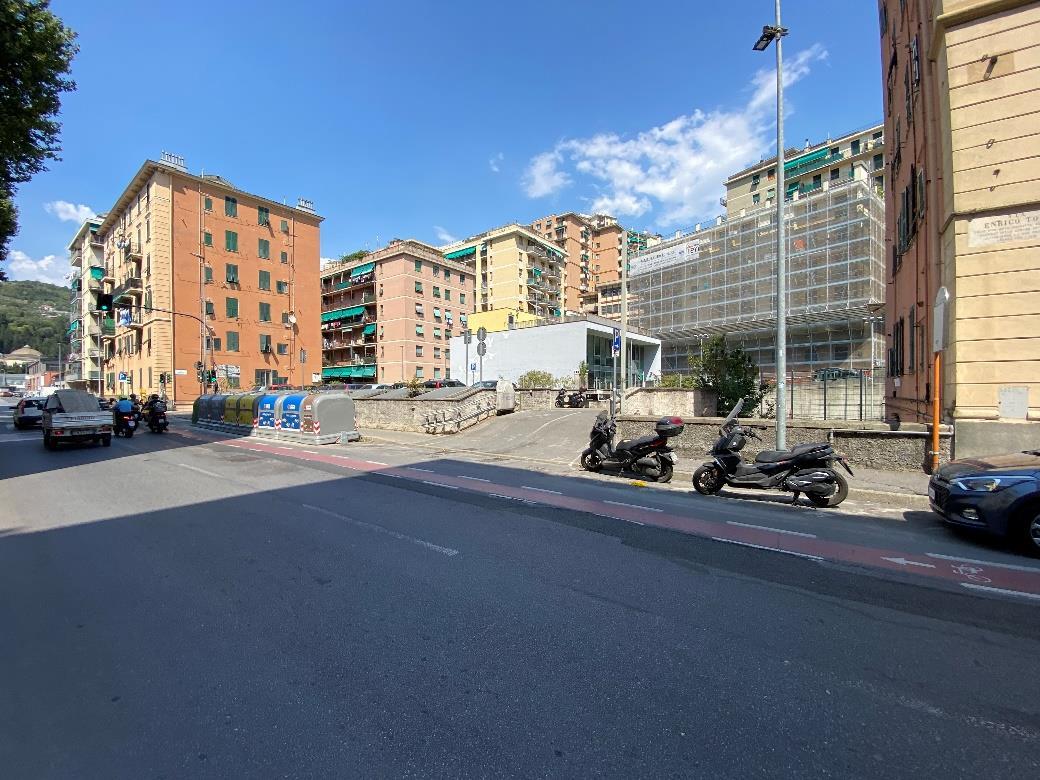 immobile posto auto all'asta in Via Enrico Toti 19R - 16139 Genova (GE) - 1