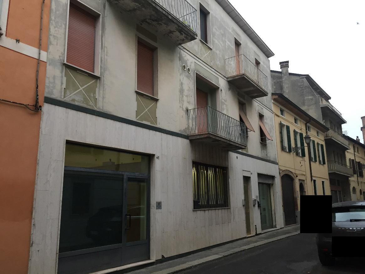 immobile attivita commerciale all'asta in Via Mazzini 41 - 29017 Fiorenzuola d'Arda (PC) - 1