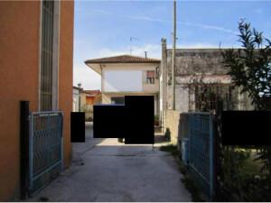 immobile appartamento all'asta in Via XXVIII Aprile, 50 - 35047 Solesino (PD) - 3