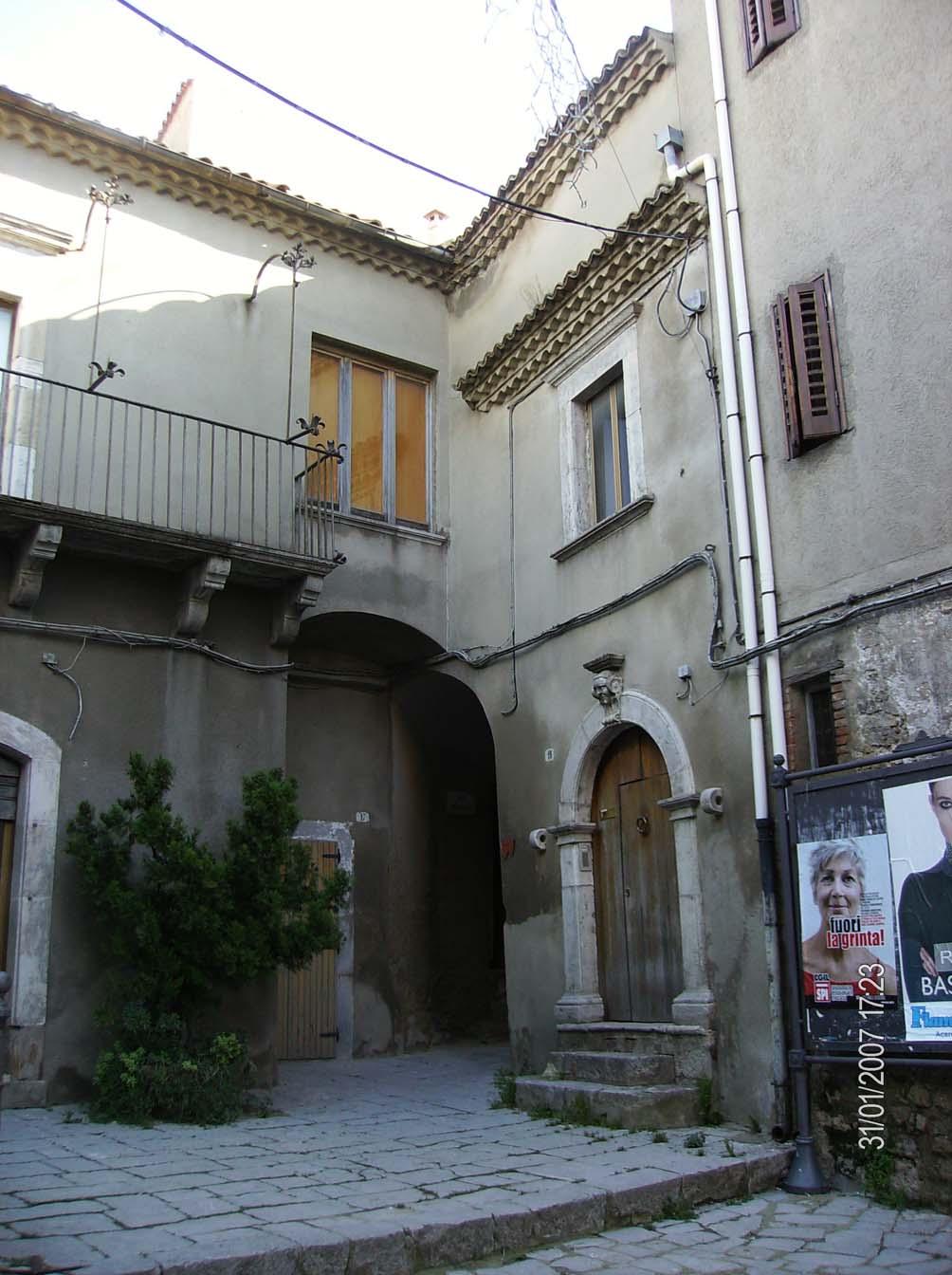 immobile appartamento all'asta in Via Umberto I 19 - 85011 Acerenza (PZ) - 3
