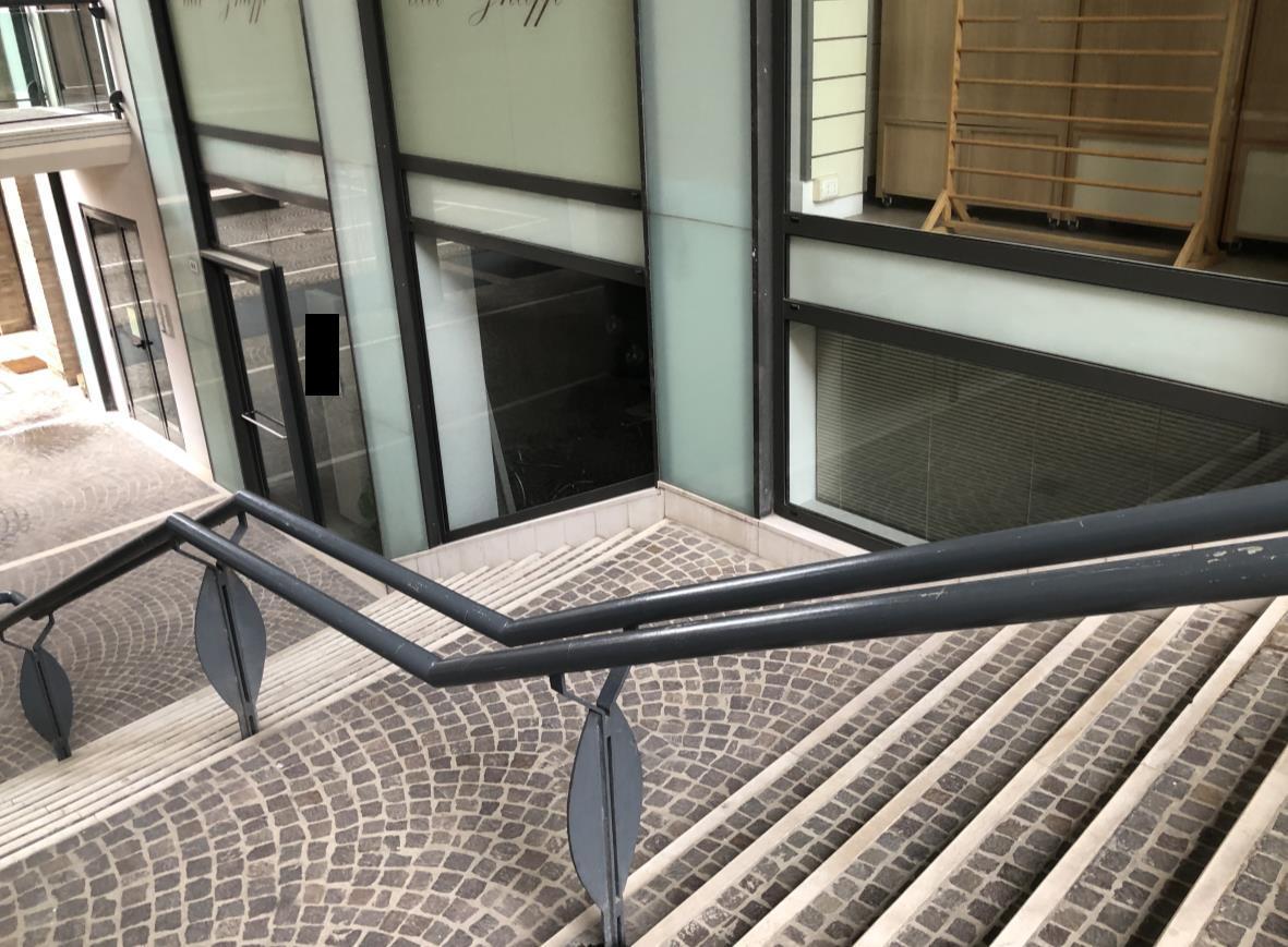 immobile attivita commerciale all'asta in Via Barignani 46 - 61100 Pesaro (PU) - 2