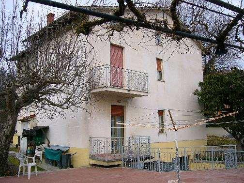 immobile appartamento all'asta in Via delle Longaie 20 - 06024 Gubbio (PG) - 4