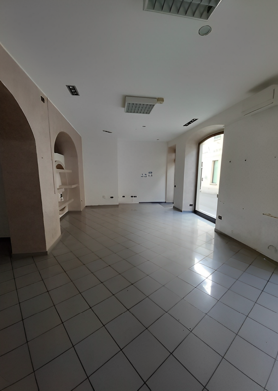 immobile NEGOZIO E MAGAZZINO IN ASTA IN VIA MANZONI, C.BRIANZA (MB) - 3