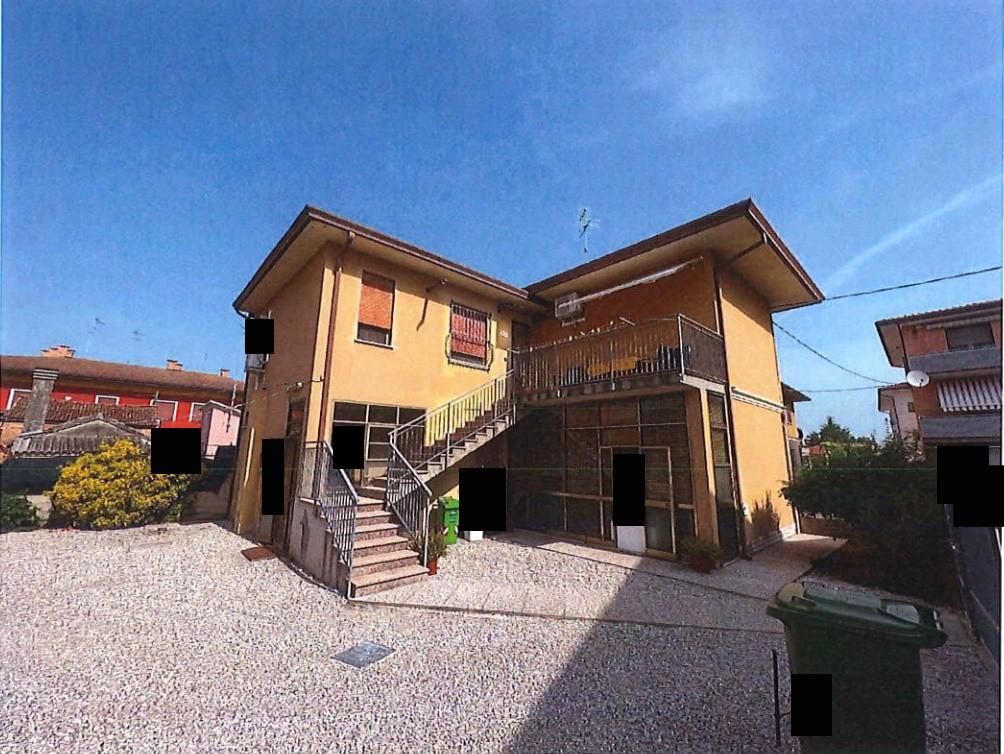 immobile appartamento all'asta in Via Giotto n 2/I e Via Roma n 119 - 45019 Taglio di Po (RO) - 1