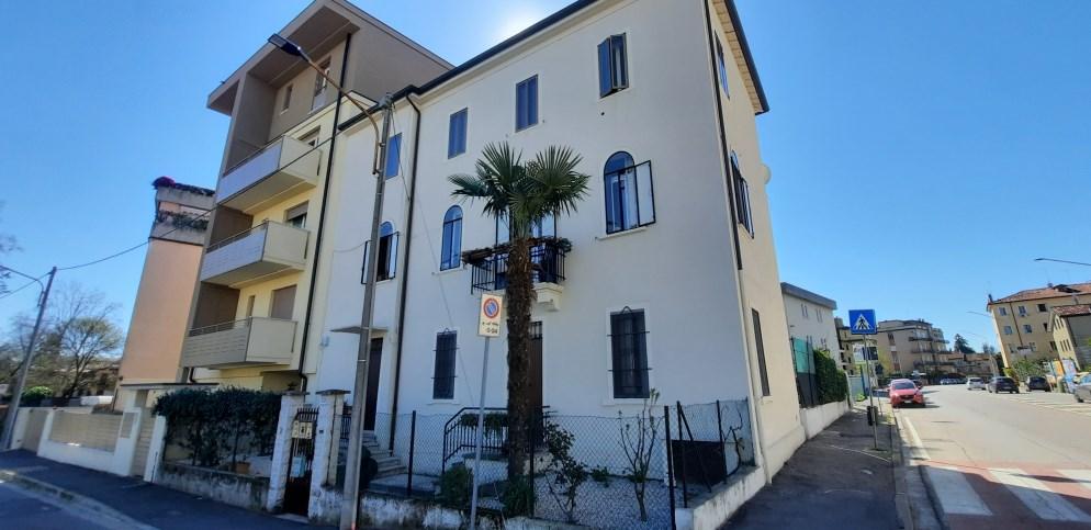 immobile appartamento all'asta in Via Meschinelli 73/a int 2 - 36100 Vicenza (VI) - 1