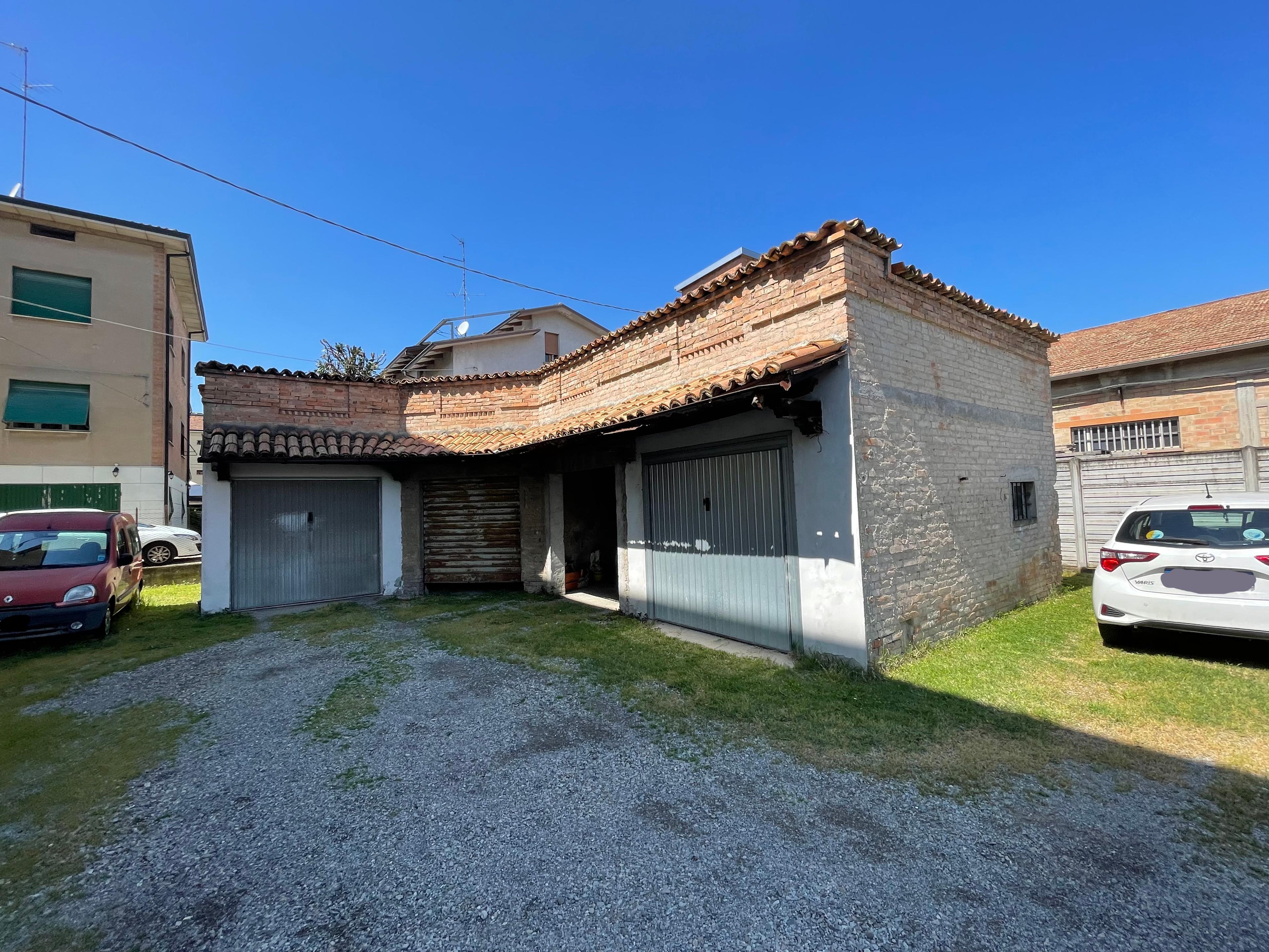 immobile appartamento all'asta in Via Francesco Laghi, 10 - 42124 Reggio nell'Emilia (RE) - 3