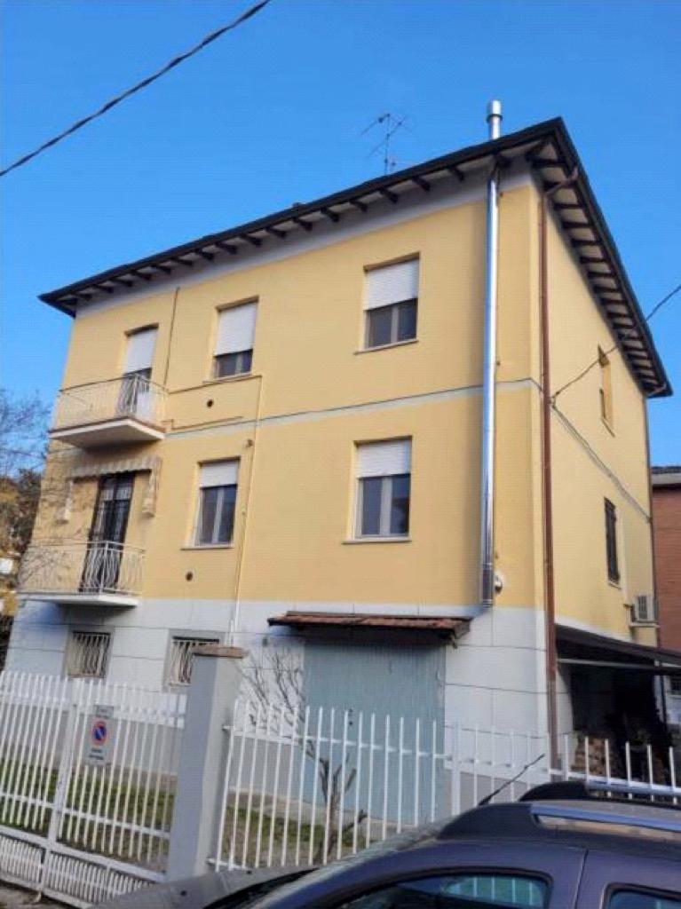 immobile appartamento all'asta in Via A Galloni, 20 - 42122 Reggio nell'Emilia (RE) - 1