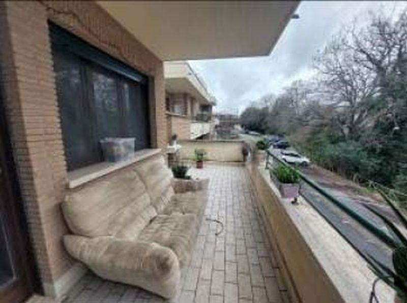immobile appartamento all'asta in Via Casalnoceto 29 - 00166 Roma (RM) - 2