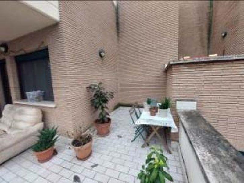 immobile appartamento all'asta in Via Casalnoceto 29 - 00166 Roma (RM) - 1