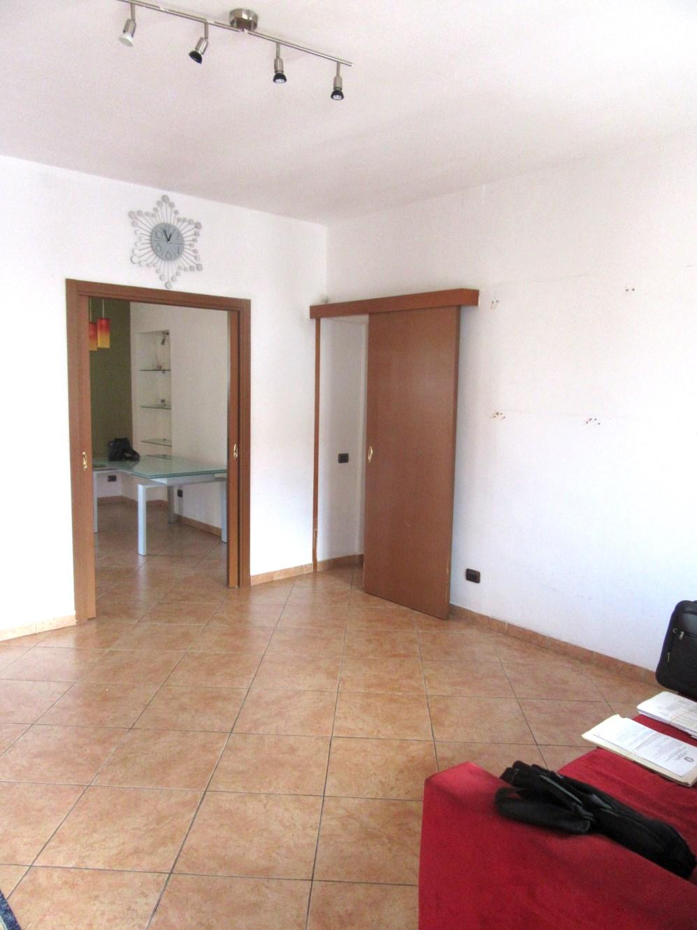 immobile appartamento all'asta in via Bardolino n 30 - 20142 Milano (MI) - 1