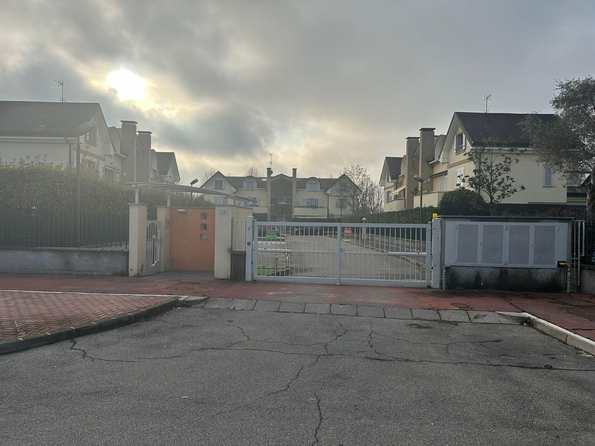 immobile attivita commerciale all'asta in Via Wolfang Amadeus Mozart n 26 Liscate (MI) - 3