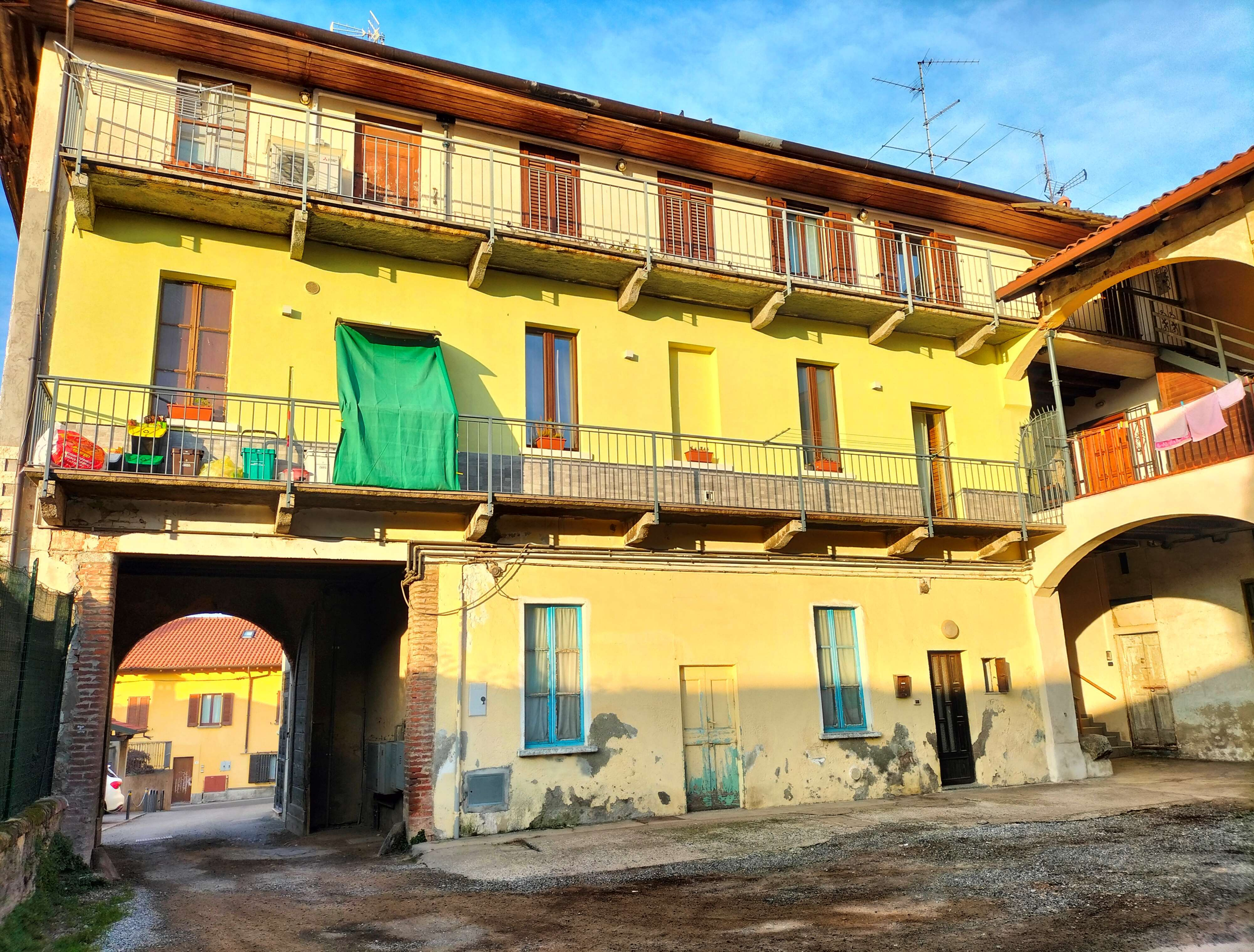 immobile appartamento all'asta in Via Giovanni Ortelli n11 - 22070 Appiano Gentile (CO) - 2