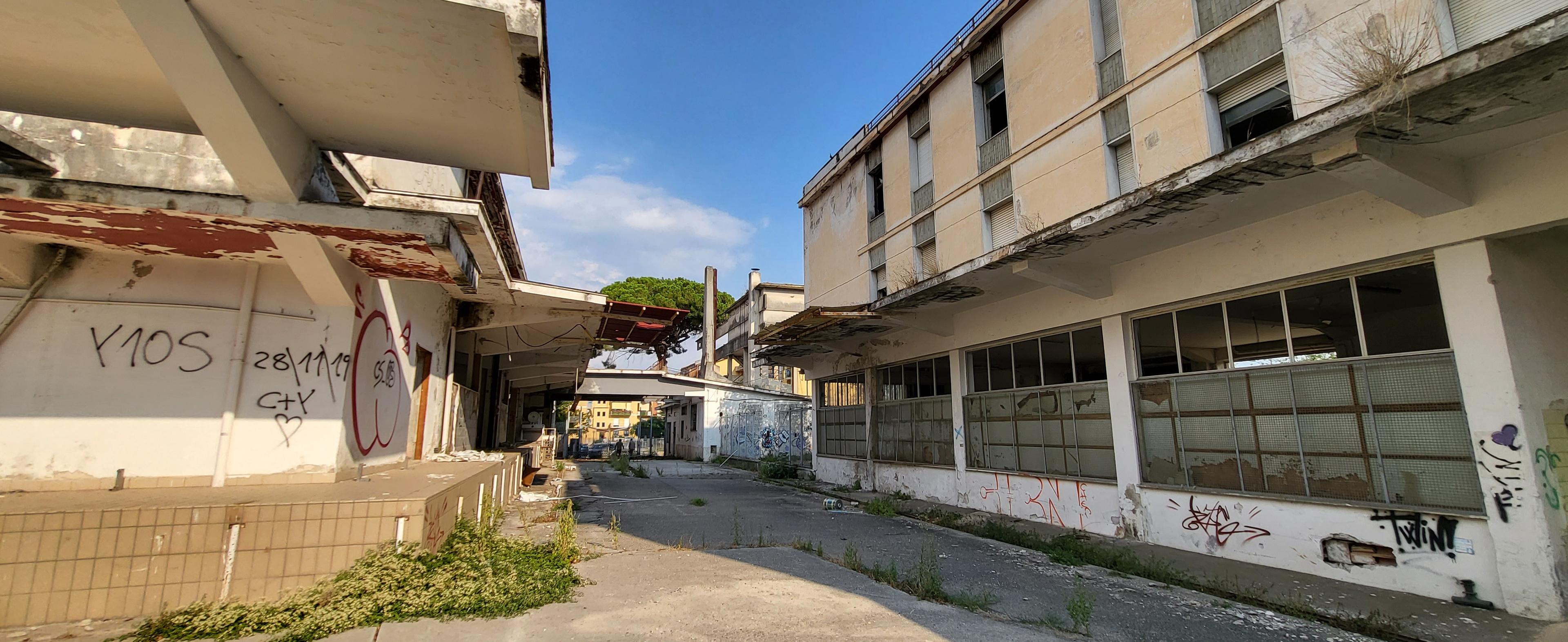 immobile attivita commerciale all'asta in VIA MAGELLANO LOC BELVEDERE - 84091 Battipaglia (SA) - 5
