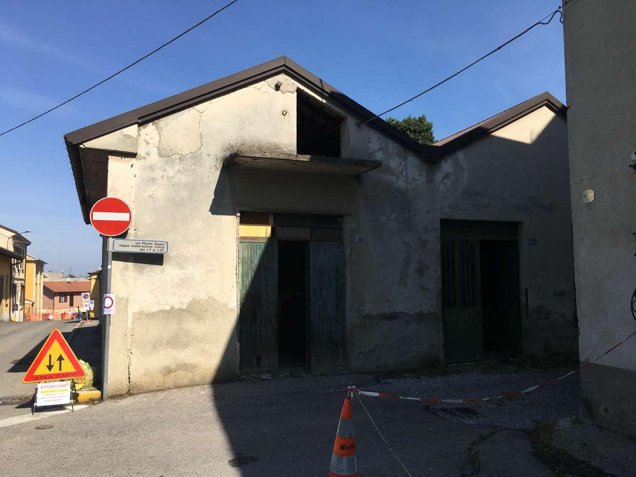 immobile magazzino all'asta in Via Monte Santo 7 - 9 - 20034 Giussano (MB) - 1