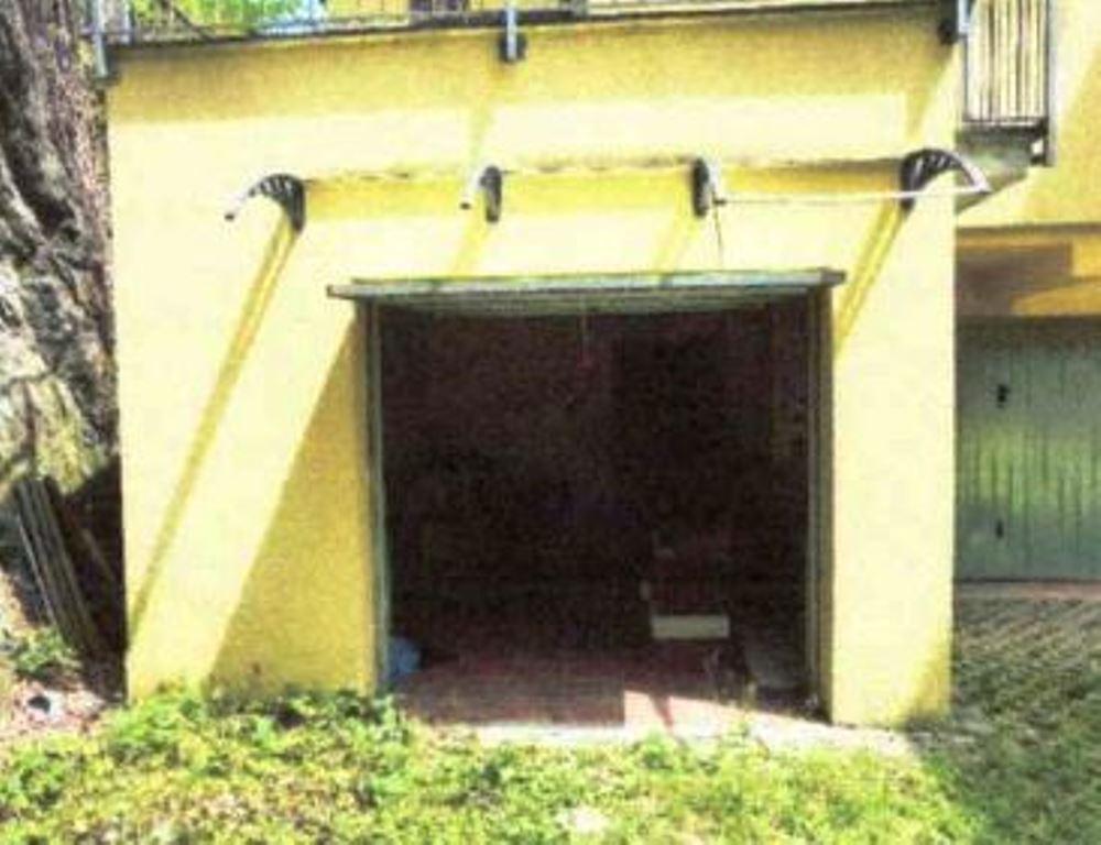 immobile garage all'asta in Via Dumenza 29 - 21016 Luino (VA) - 1