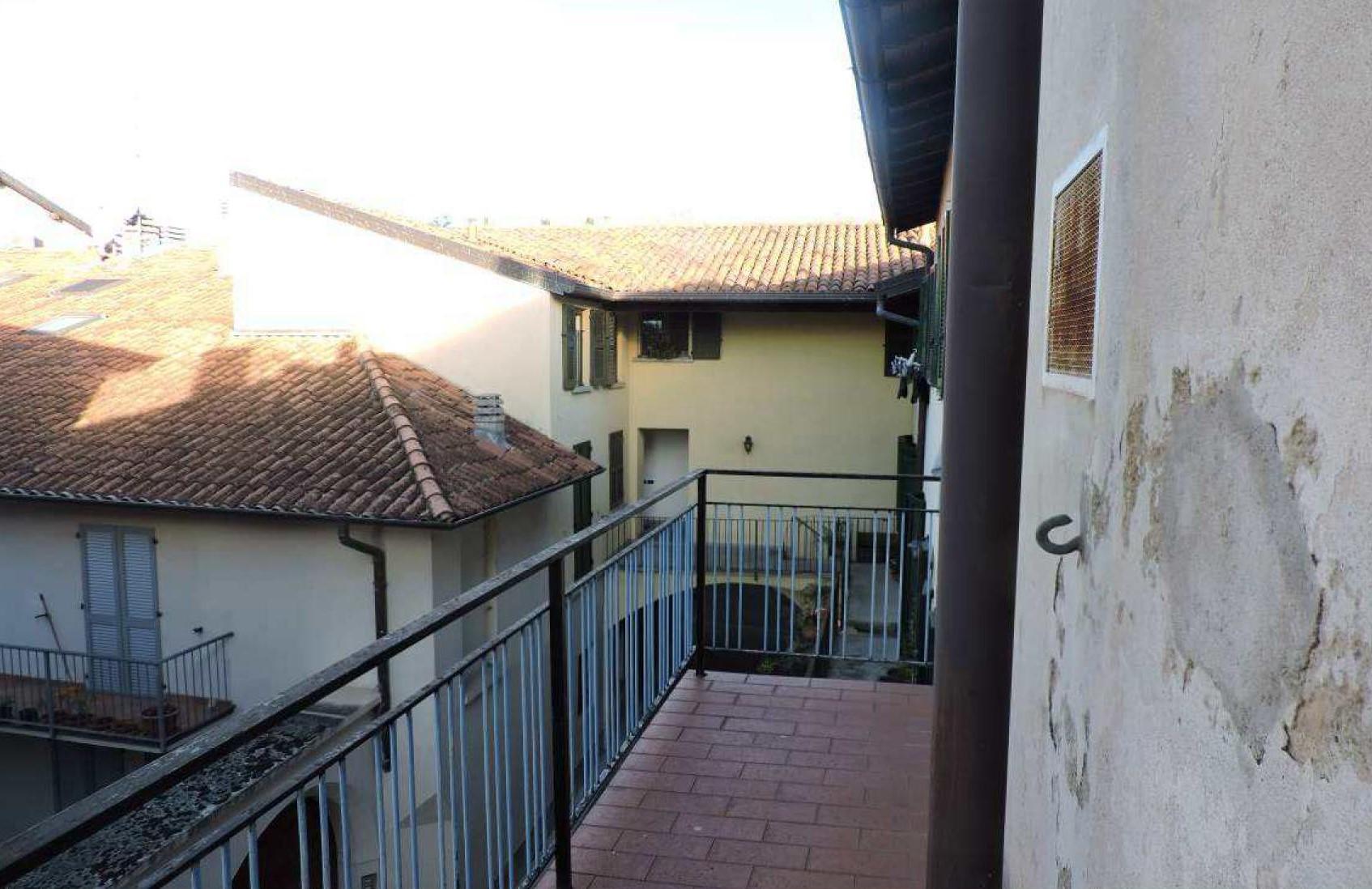 immobile appartamento all'asta in Piazza Giuseppe Garibaldi 4 - 23854 Olginate (LC) - 3
