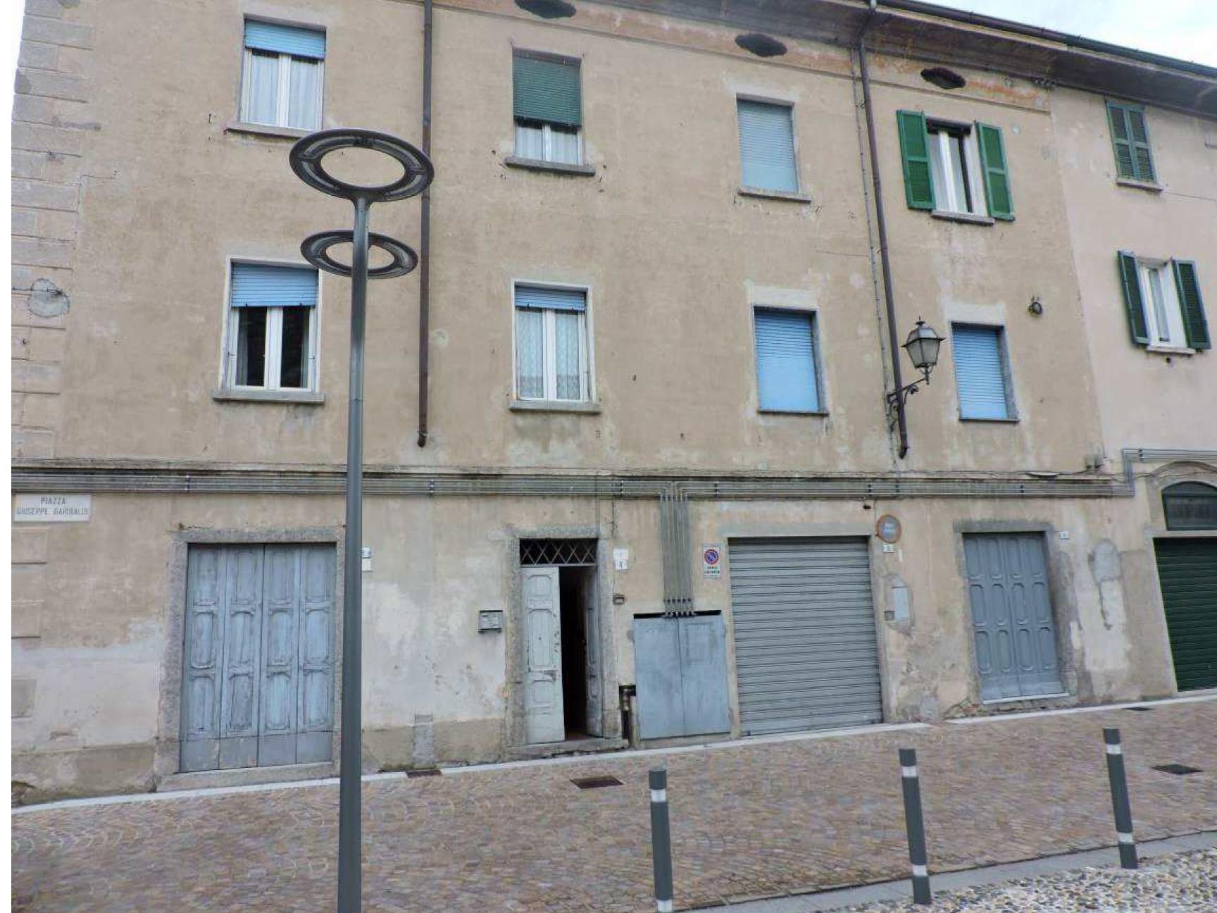 immobile appartamento all'asta in Piazza Giuseppe Garibaldi 4 - 23854 Olginate (LC) - 1