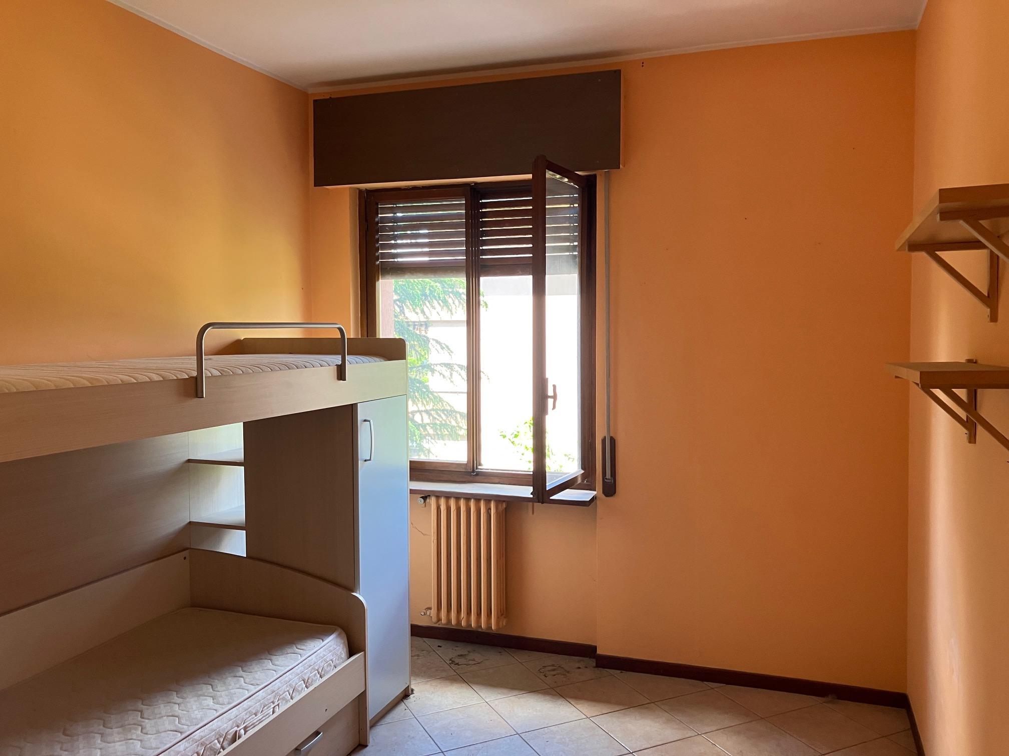 immobile appartamento all'asta in Viale Lombardia 10 - 20865 Usmate Velate (MB) - 3