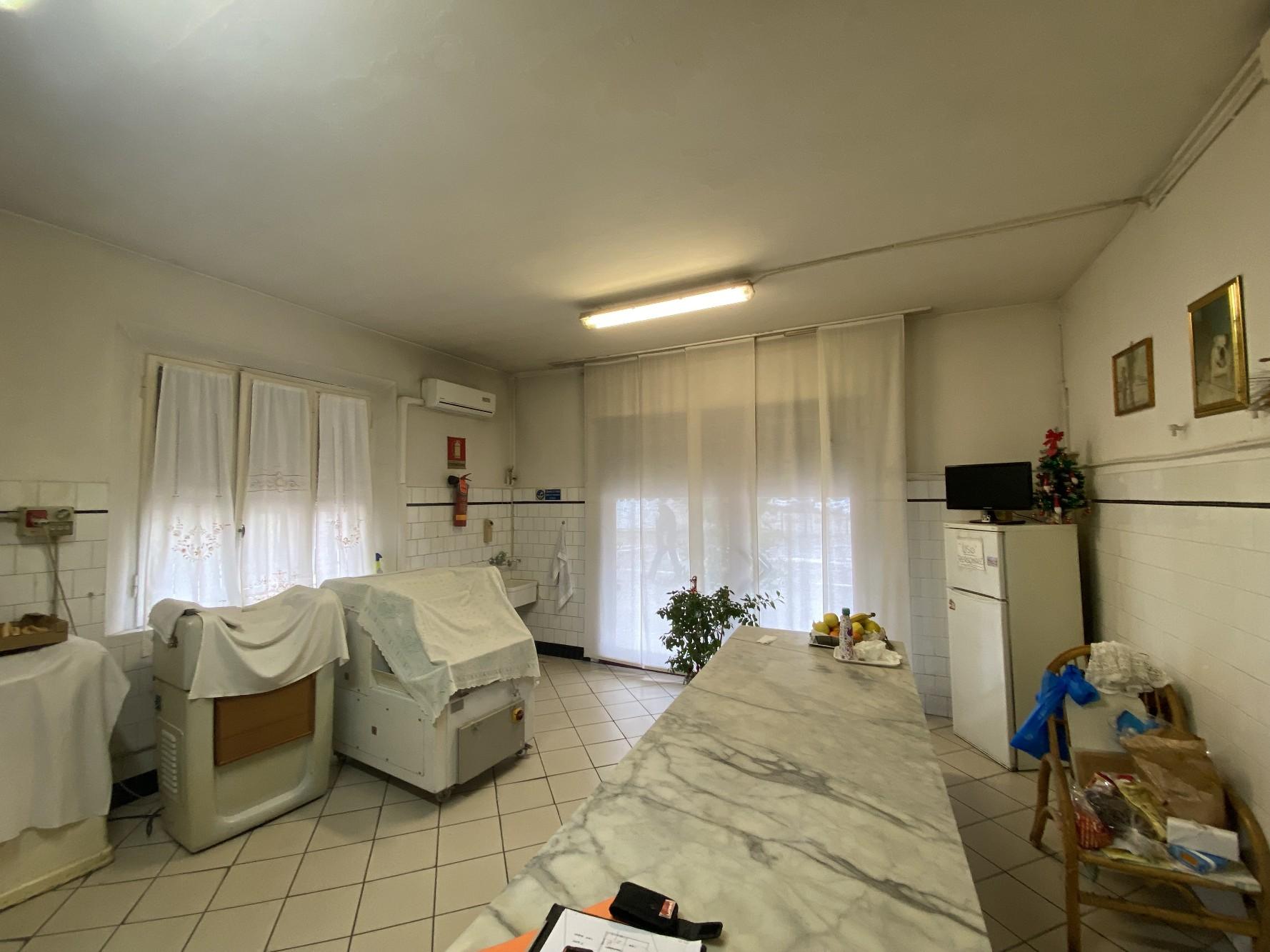 immobile negozio all'asta in Porotto, Via X Martiri - 44124 Ferrara (FE) - 5
