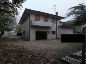 immobile appartamento all'asta in Via Sante Allegri, 9 - 35040 Carceri (PD) - 1