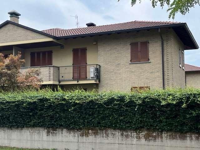 immobile appartamento all'asta in Via Carlo Cattaneo 18 - 20050 Verano Brianza (MB) - 2
