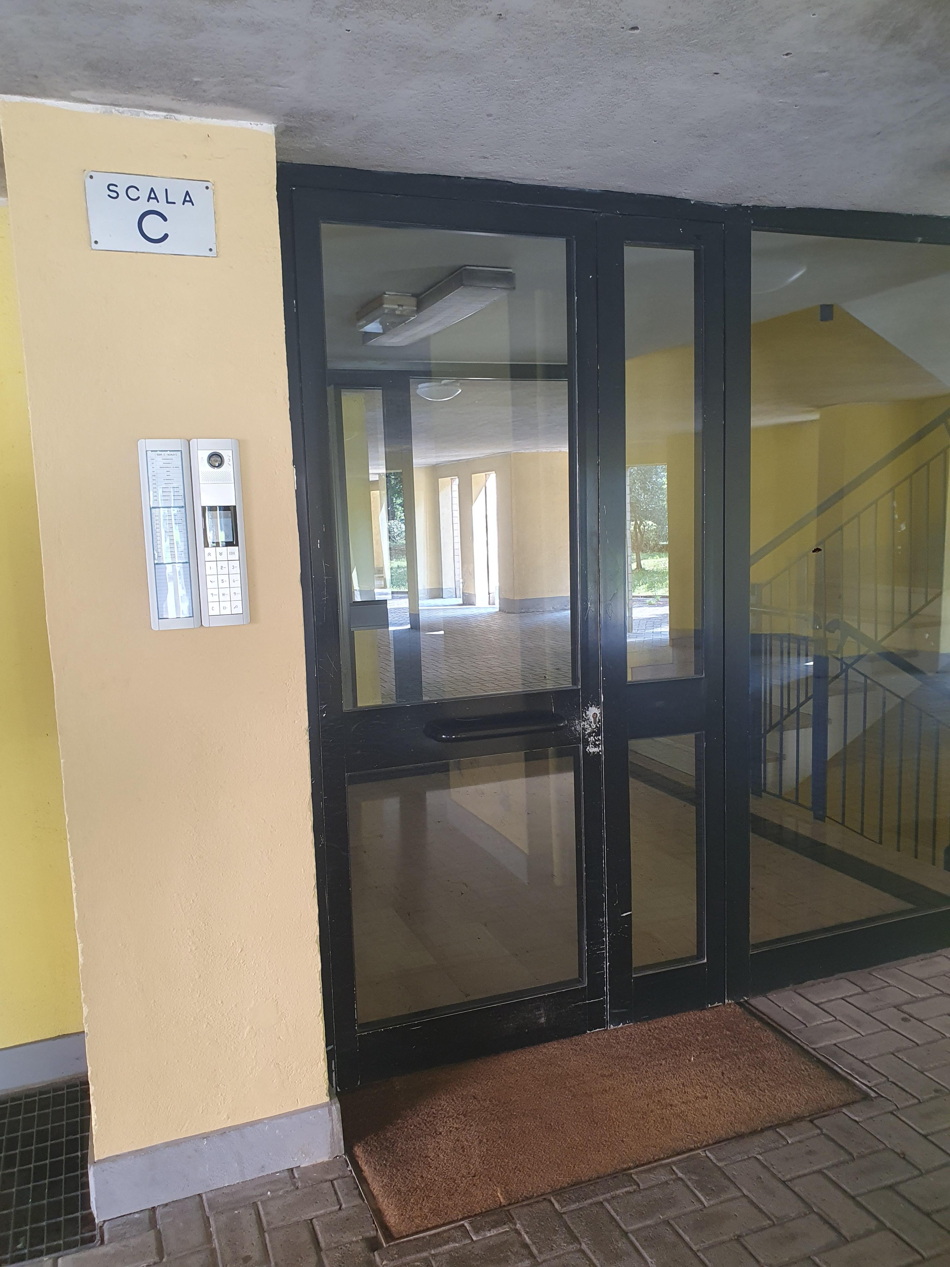 immobile appartamento all'asta in Via Aldo Moro n 4 - 20017 Rho (MI) - 1