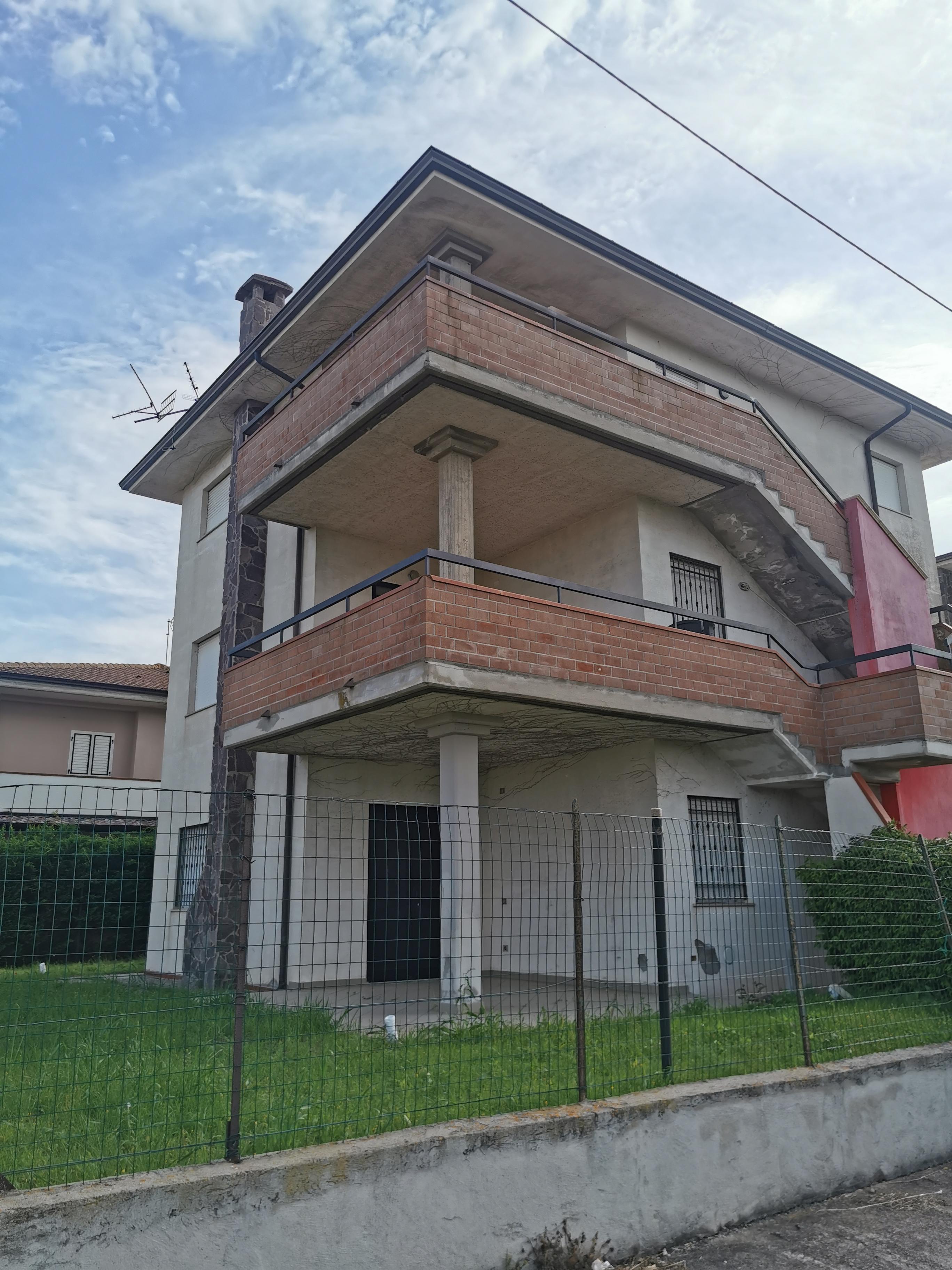 immobile appartamento all'asta in Steccato, via Marinella, snc - 88842 Cutro (KR) - 1