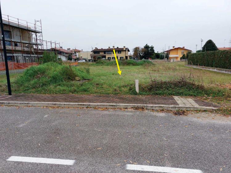 immobile terreno all'asta in Cesarolo, via Gioacchino Colle - 30028 San Michele al Tagliamento (VE) - 1