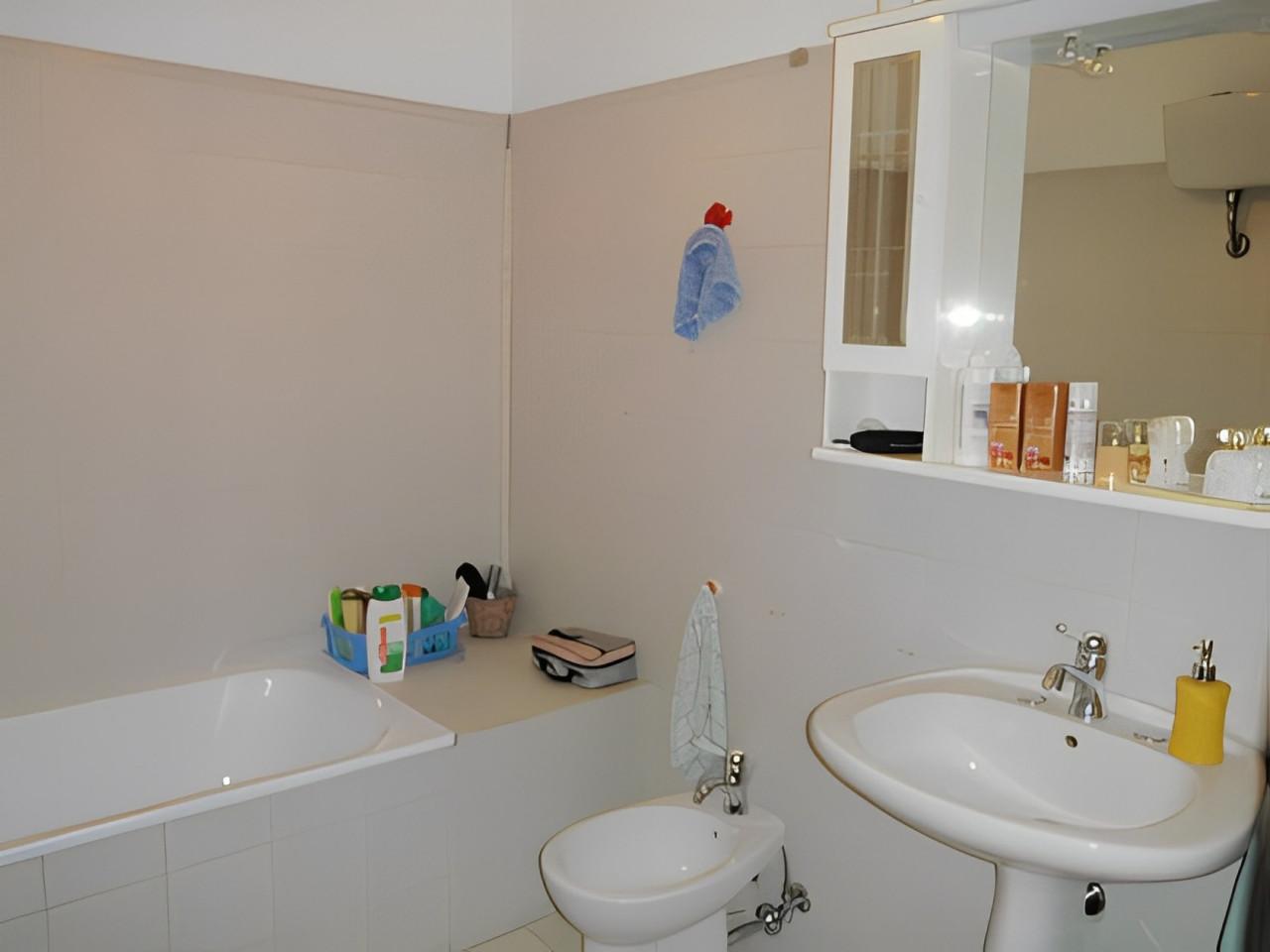 immobile appartamento all'asta in via Jacopo della Quercia n 64 piano 4° int 9 - 00155 Roma (RM) - 3