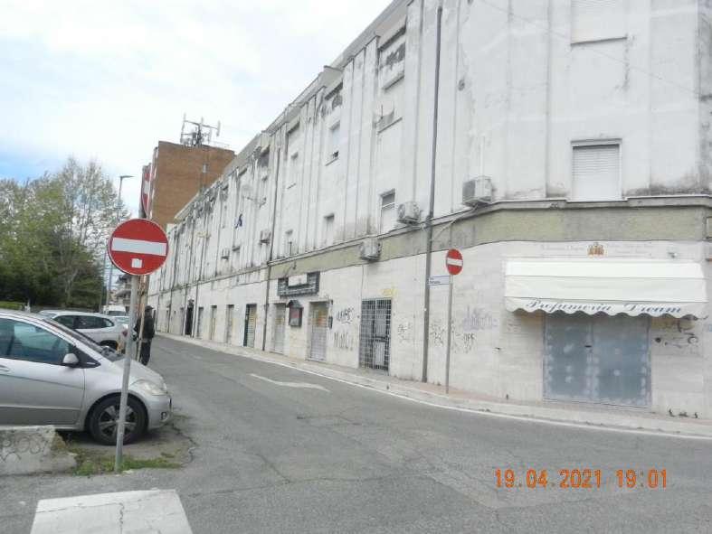 immobile negozio all'asta in Viale Pallante 6-8 - 00042 Anzio (RM) - 1