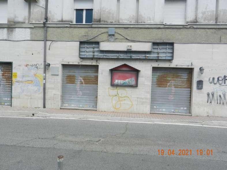 immobile negozio all'asta in Viale Pallante 6-8 - 00042 Anzio (RM) - 2