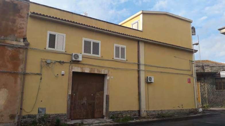 immobile attivita commerciale all'asta in Via Puglia n1 angolo Via Degli Esportatori n11 piano T, 1° e 2° Lentini (SR) - 96016 Lentini (SR) - 1