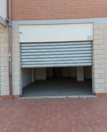 immobile negozio all'asta in via Raffaello Liberti 127 - 00132 Roma (RM) - 1