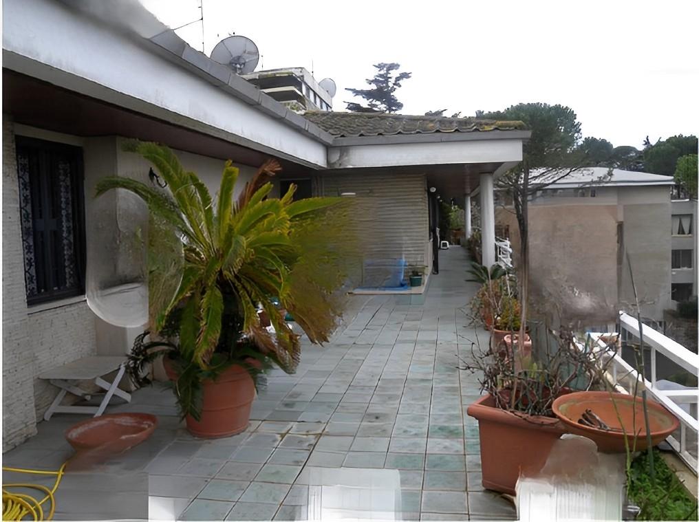 immobile appartamento all'asta in Via Cassia n 1170-1172 - 00189 Roma (RM) - 5