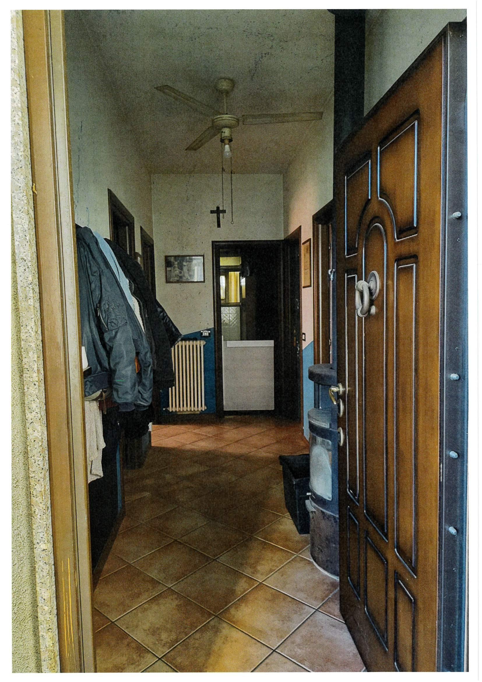 immobile appartamento all'asta in Via Padova n 7 - 22063 Cantù (CO) - 3