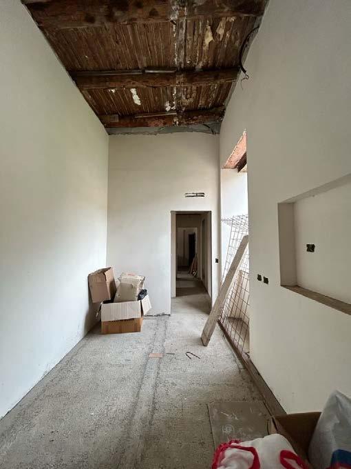 immobile appartamento all'asta in Vico Tessitori 47 - 80137 Napoli (NA) - 5
