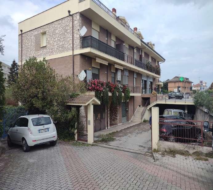 immobile attivita commerciale all'asta in Via Aprutina 29 - 63017 Altidona (FM) - 2
