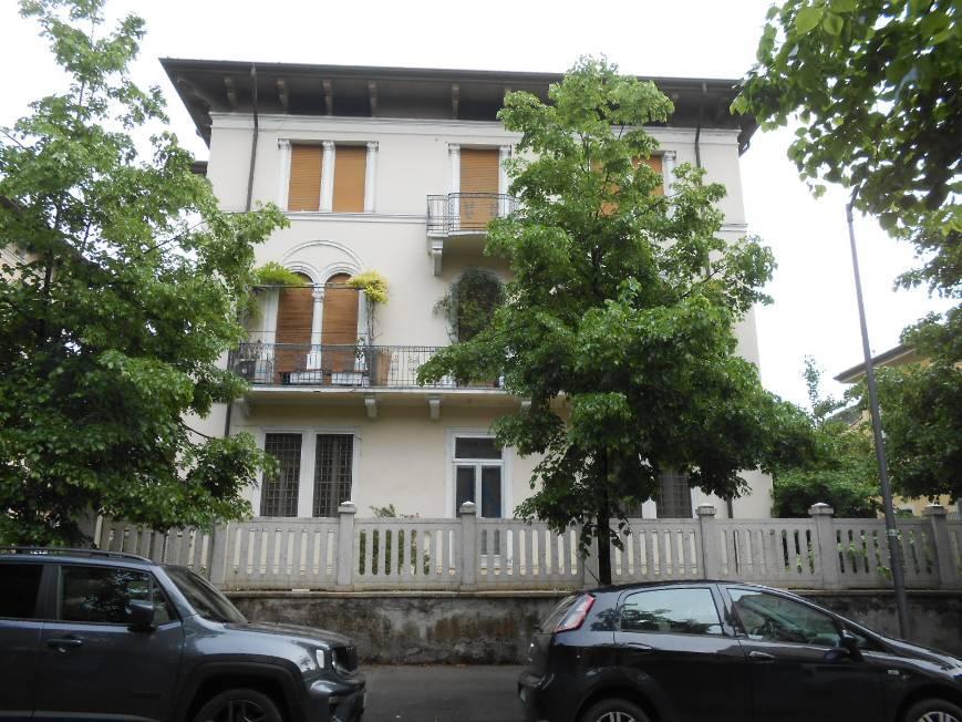 immobile appartamento all'asta in Via Carlo Ederle n 14 - 37126 Verona (VR) - 2